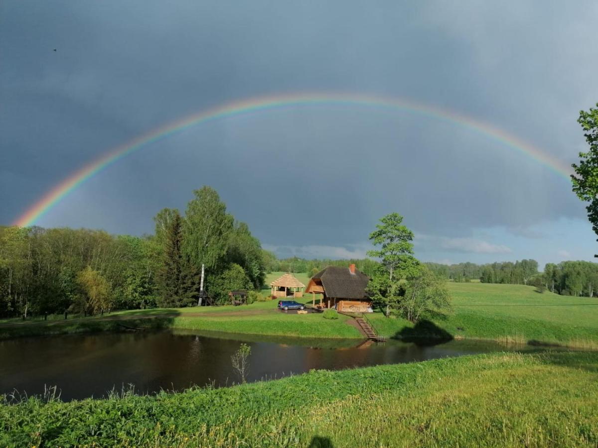 Brivdienu Maja Ar Pirti "Strautkalni" Ieriki Bagian luar foto