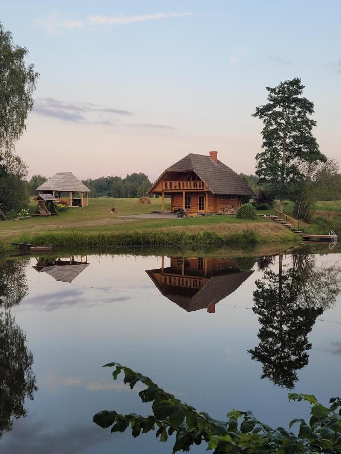 Brivdienu Maja Ar Pirti "Strautkalni" Ieriki Bagian luar foto