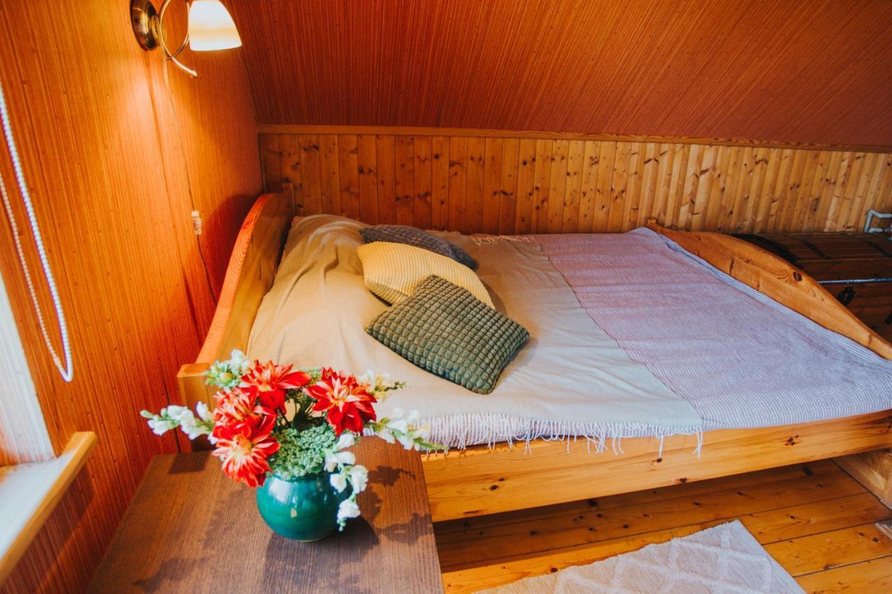 Brivdienu Maja Ar Pirti "Strautkalni" Ieriki Bagian luar foto