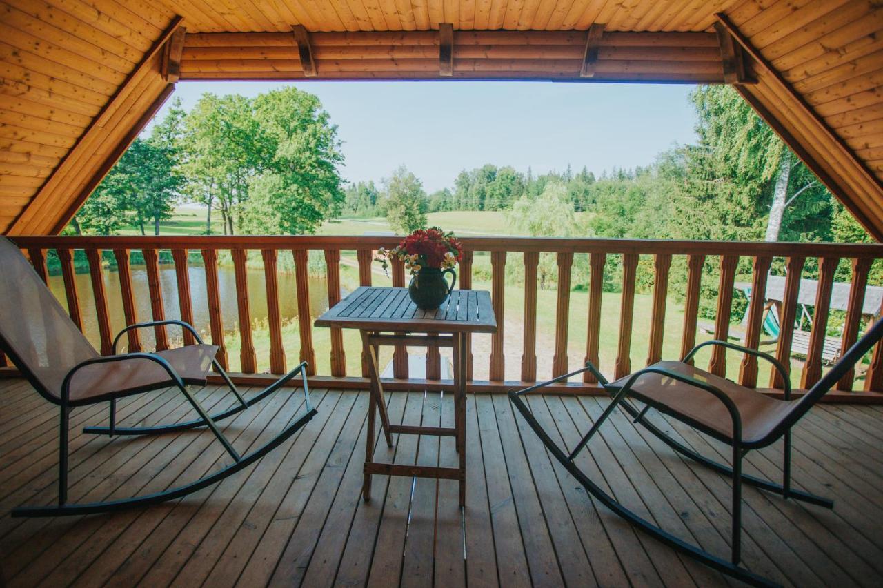 Brivdienu Maja Ar Pirti "Strautkalni" Ieriki Bagian luar foto