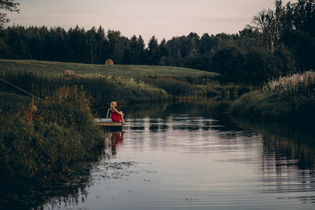 Brivdienu Maja Ar Pirti "Strautkalni" Ieriki Bagian luar foto
