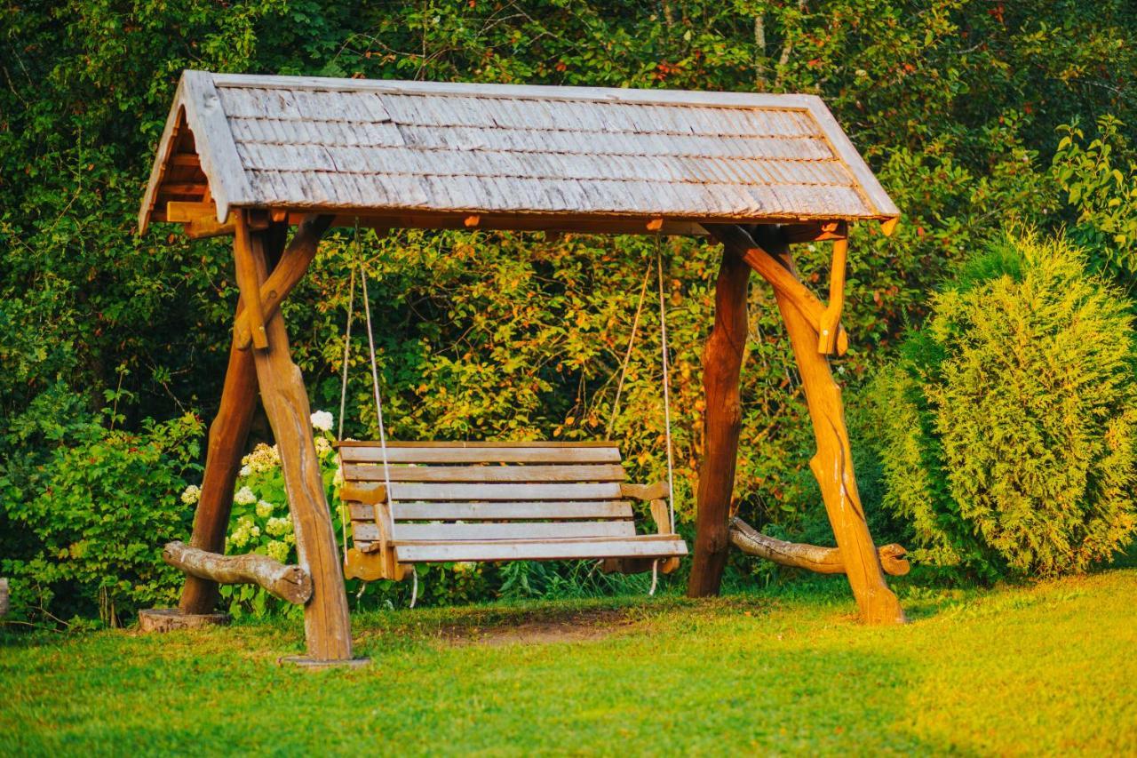 Brivdienu Maja Ar Pirti "Strautkalni" Ieriki Bagian luar foto
