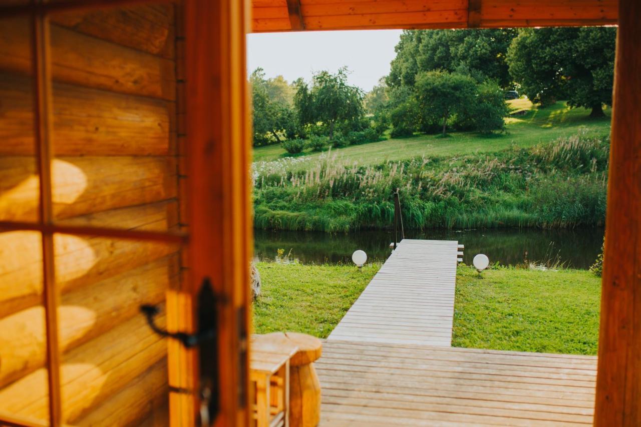 Brivdienu Maja Ar Pirti "Strautkalni" Ieriki Bagian luar foto
