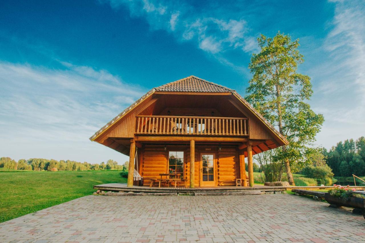 Brivdienu Maja Ar Pirti "Strautkalni" Ieriki Bagian luar foto